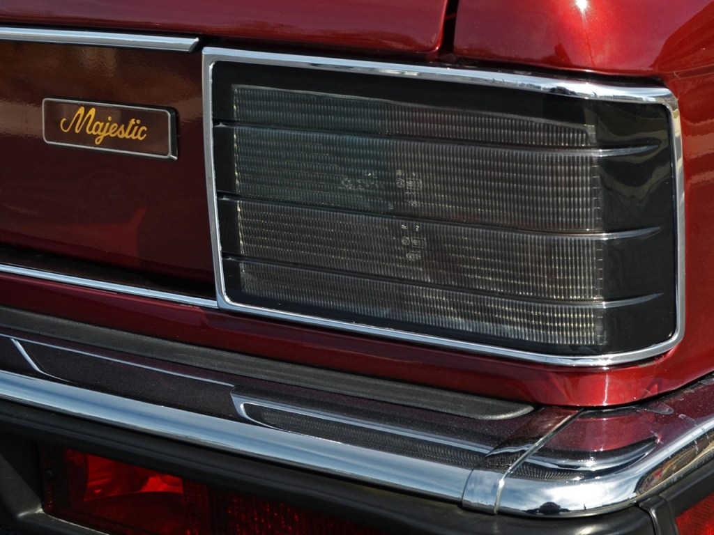 1990 Jaguar Vanden Plas Majestic 1