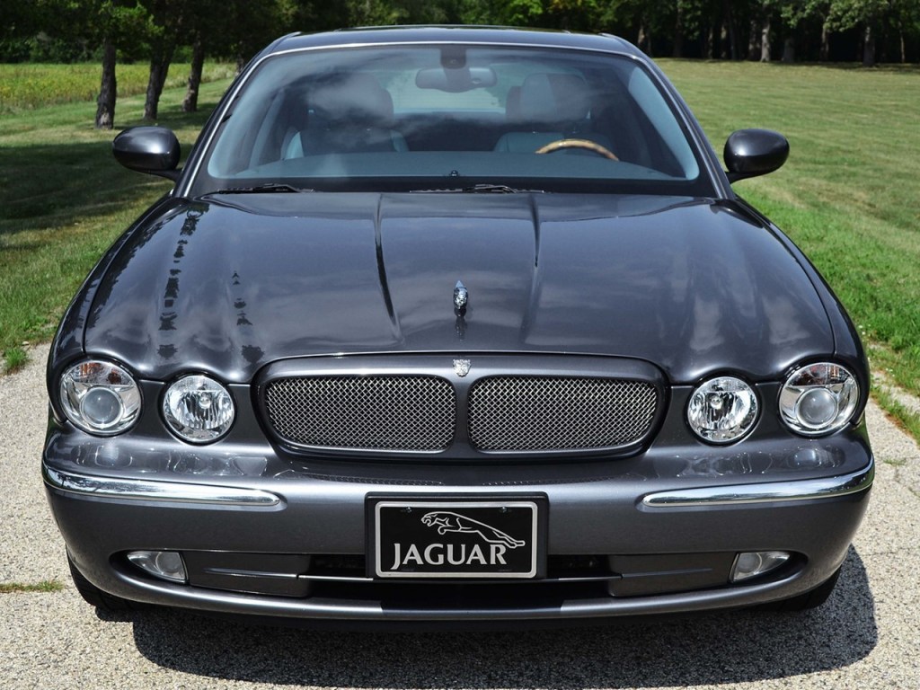 2004 XJR Jaguar 1