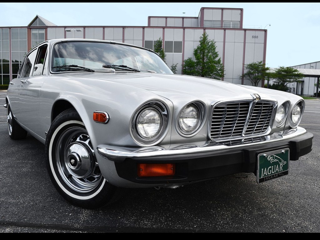  1976 Jaguar XJ6-L 3