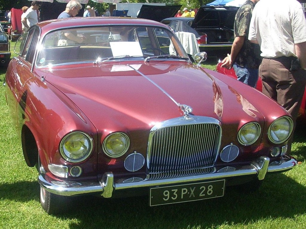 Jaguar MK X 2