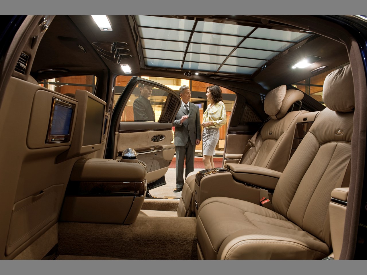 Maybach 62 rear compartment