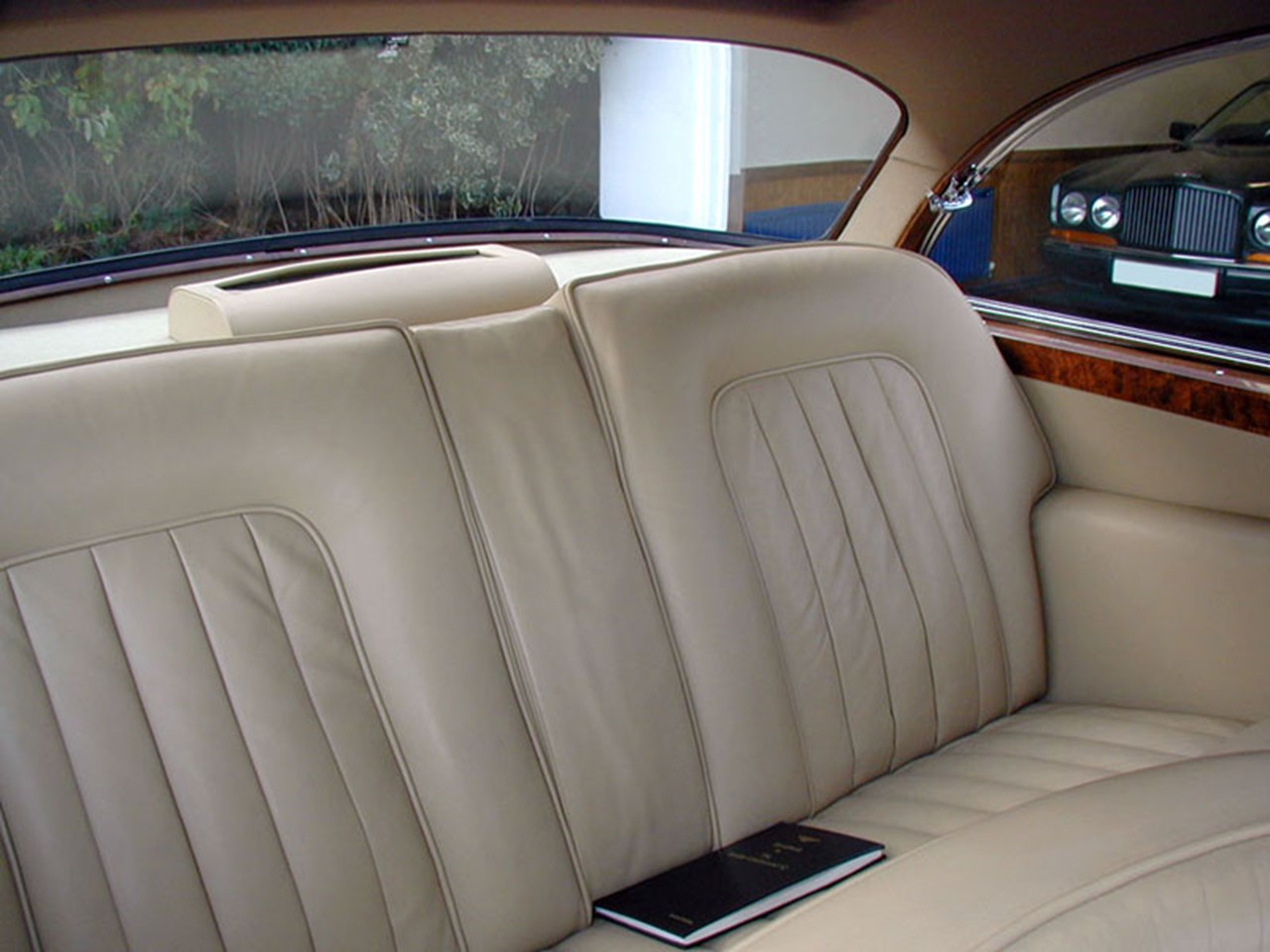 1960 Bentley S2 HJ Mulliner Coupe 7