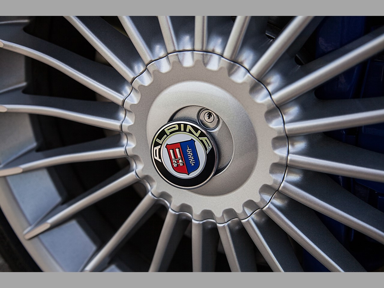 Alpina B6 alloy wheels 1