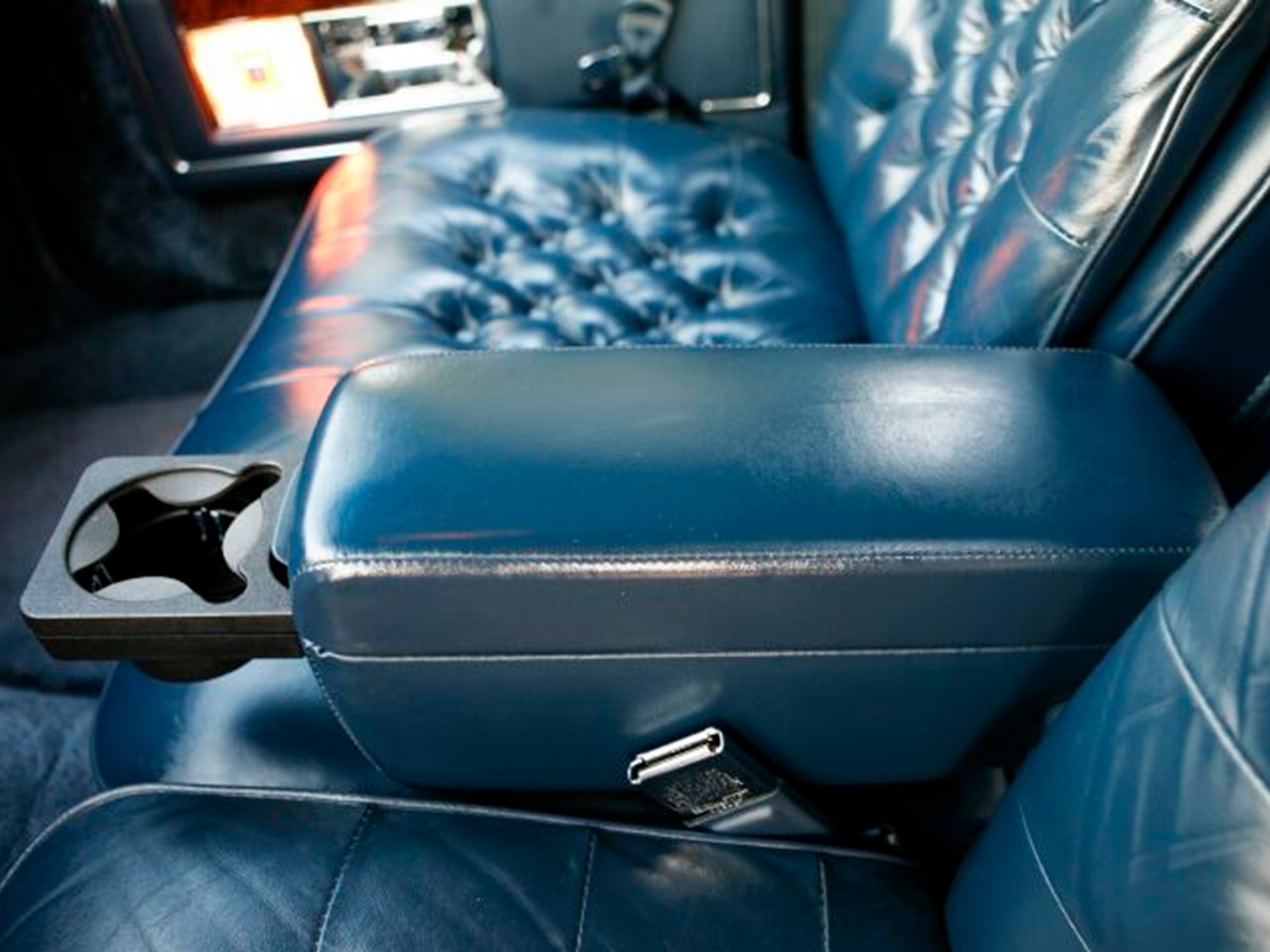 1990 Brougham d'Elegance interior 7