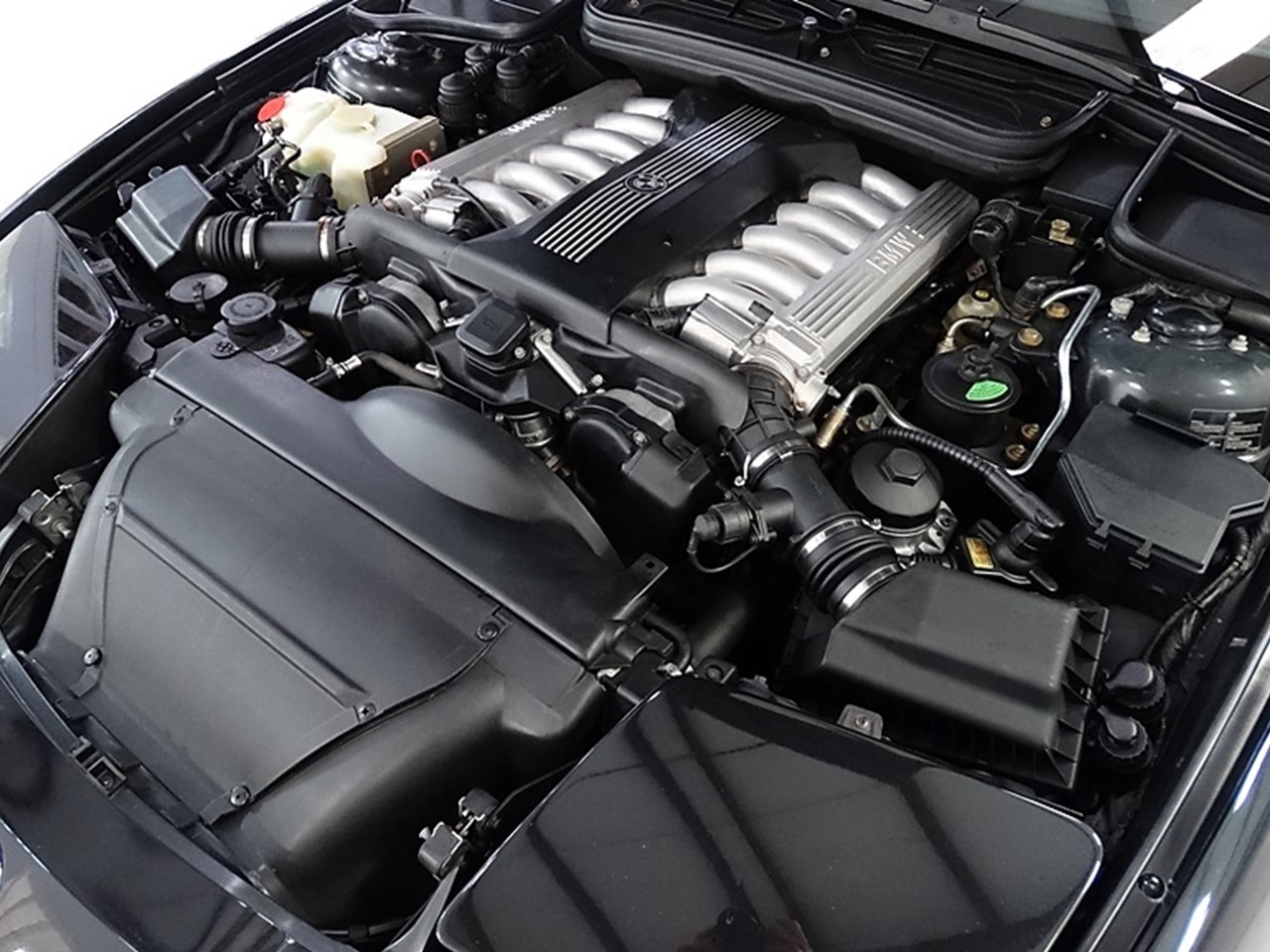 5.4 litre V12 1