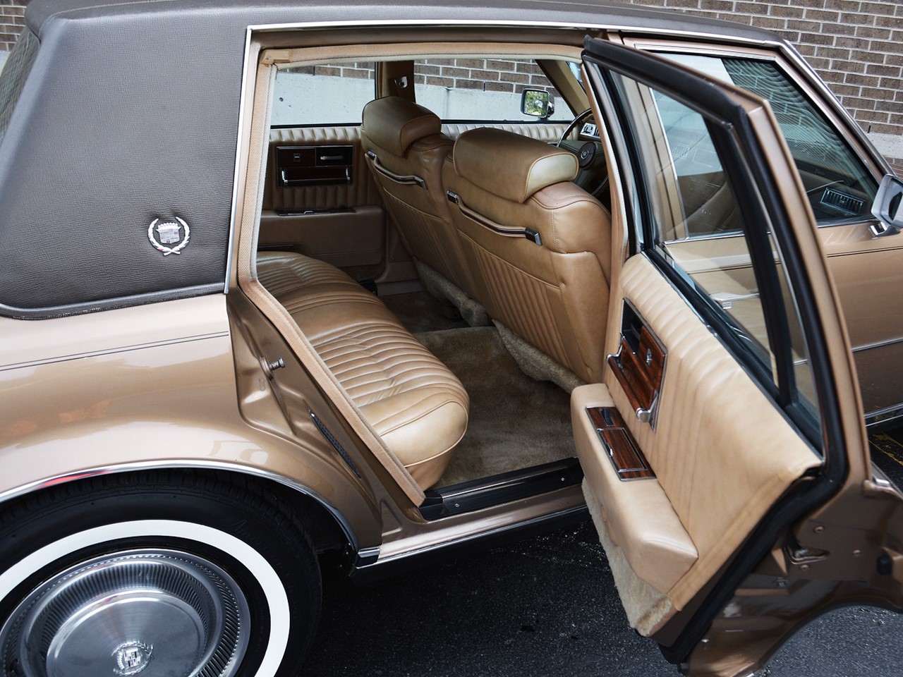 1976 Cadillac Seville 33