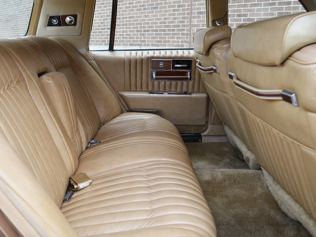 1976 Cadillac Seville 34