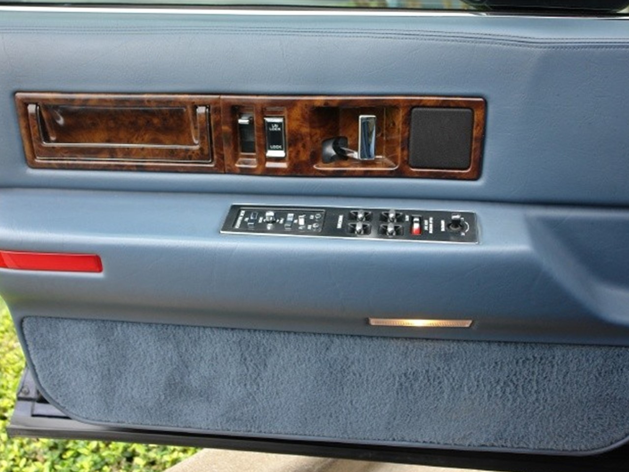 1994 Fleetwood Brougham 20