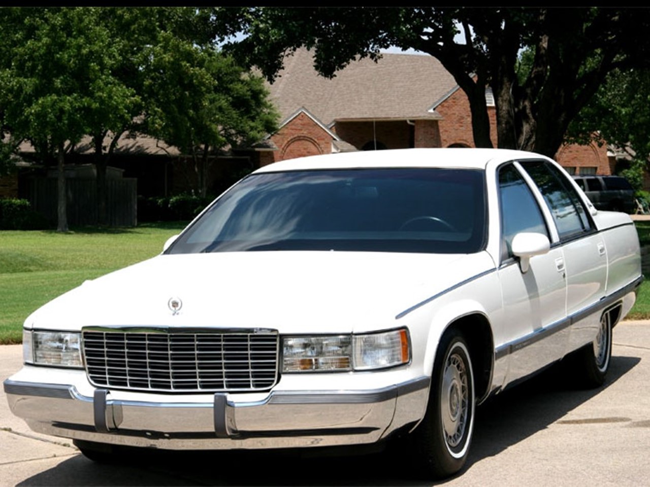 1994 Fleetwood Brougham white 3