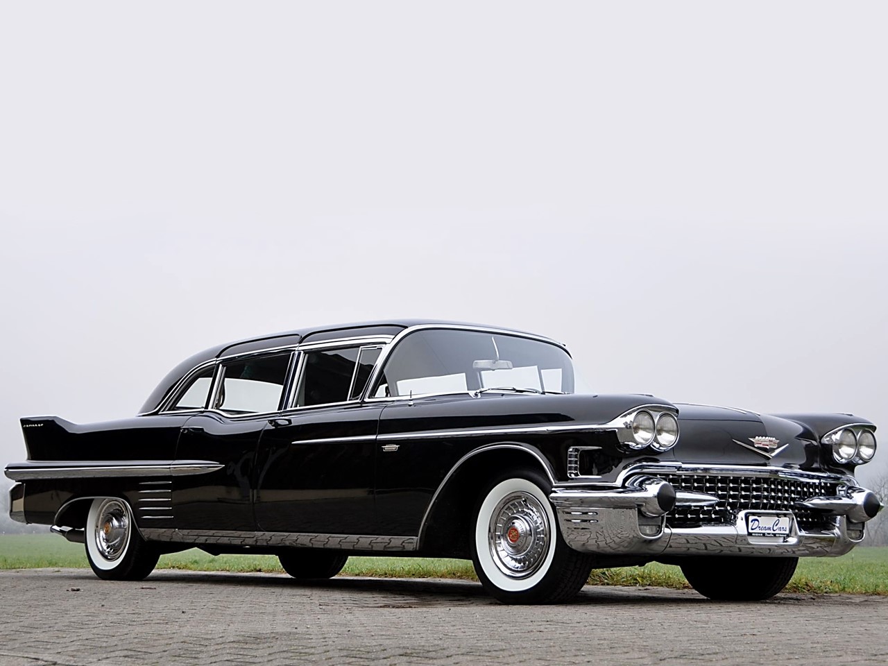 1958 Fleetwood Series Seventy-Five