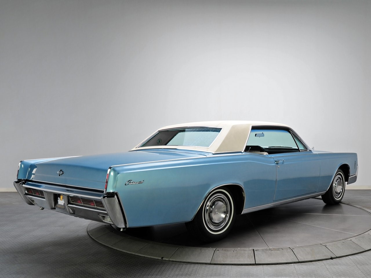 1966 Lincoln Continental 2