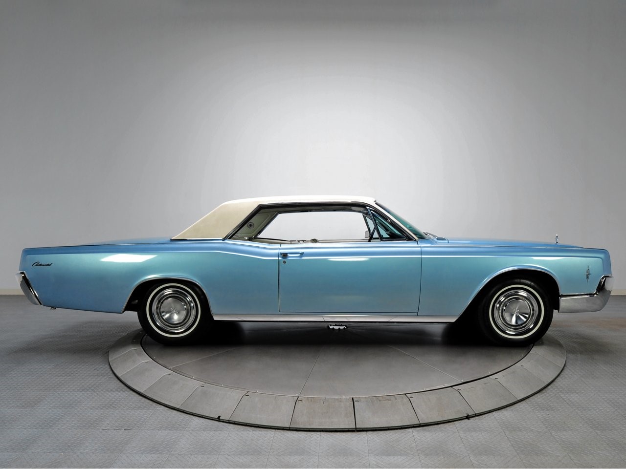 1966 Lincoln Continental 3