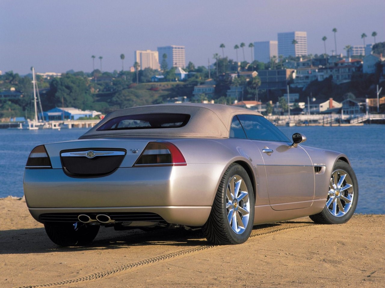 2000 Chrysler 300C concept 6