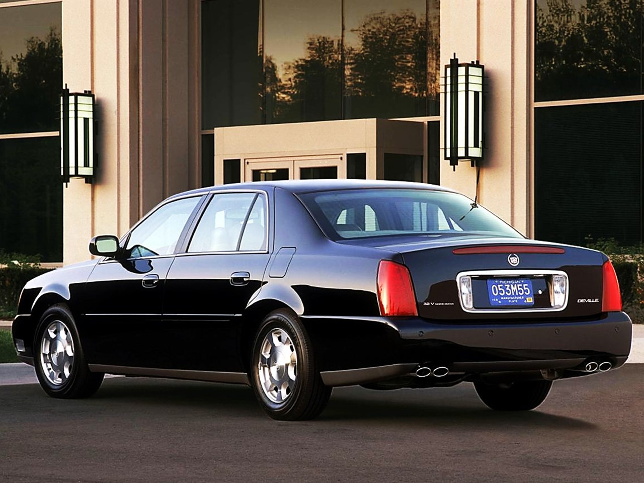 2002 Cadillac DeVille 2