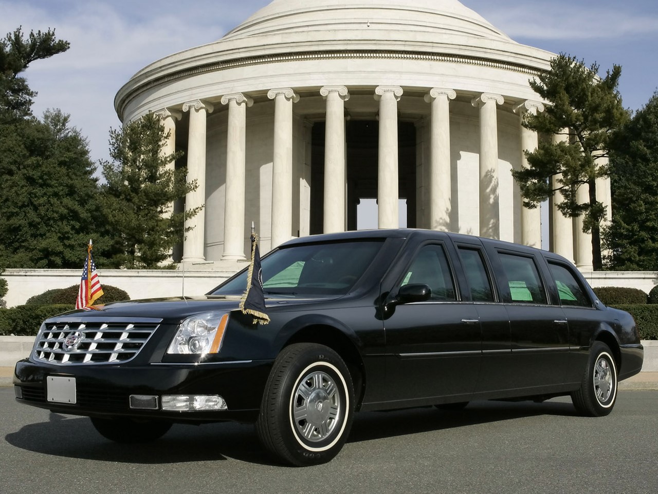 2006 DTS Presidential Limousine 3