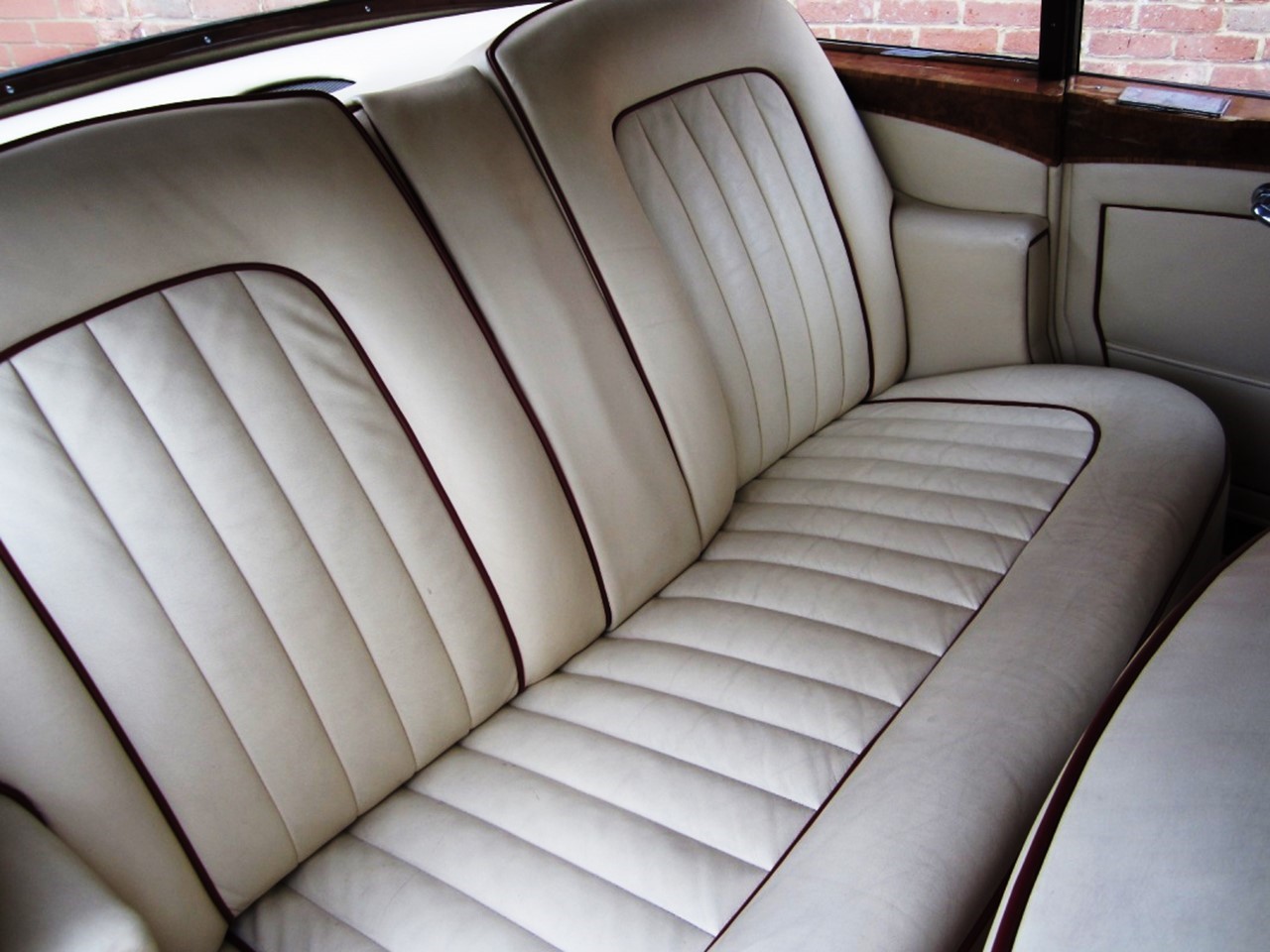 1965 Silver Cloud III Mulliner Flying Spur 6