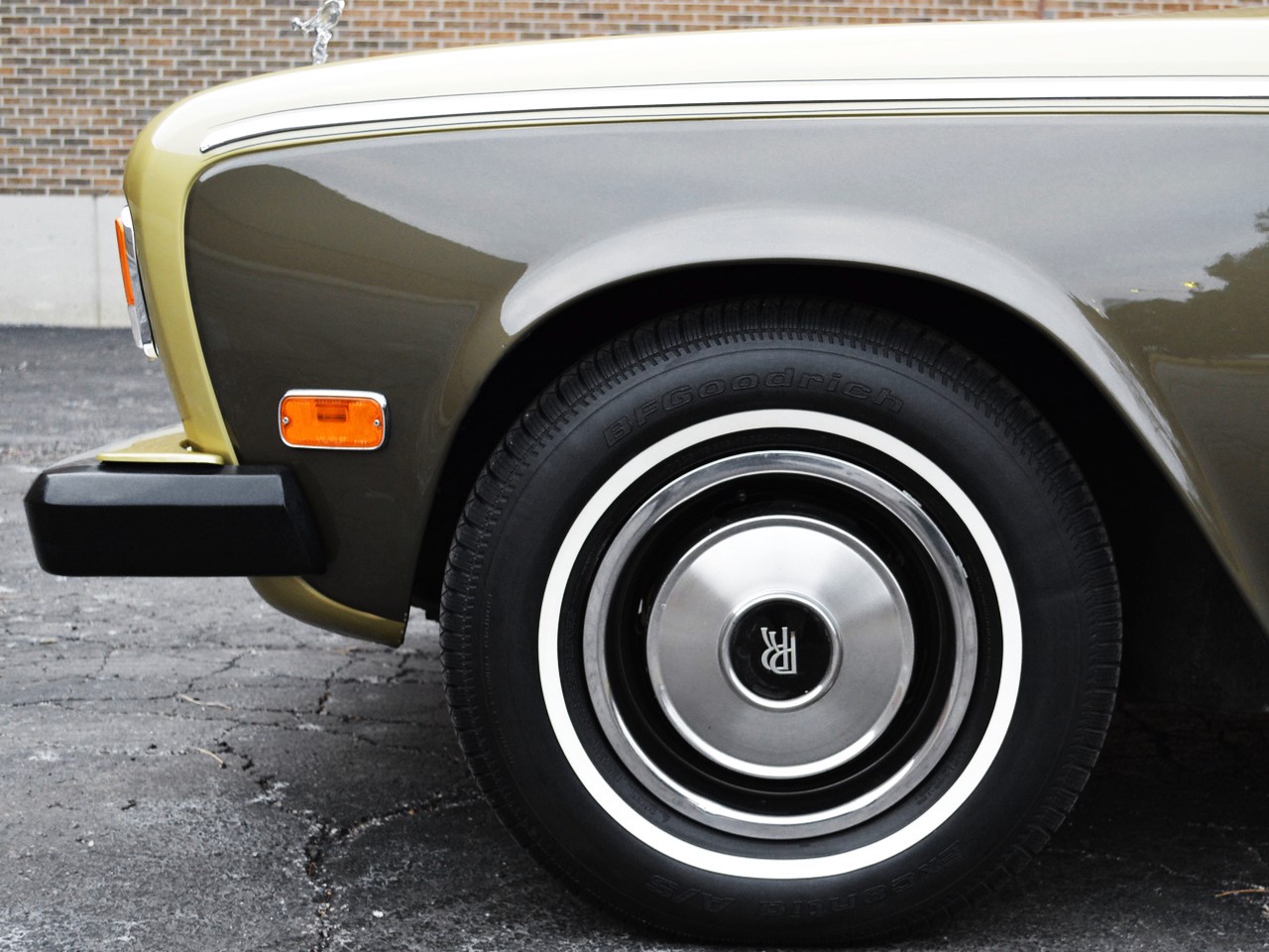 2078 Silver Wraith II Gold 5