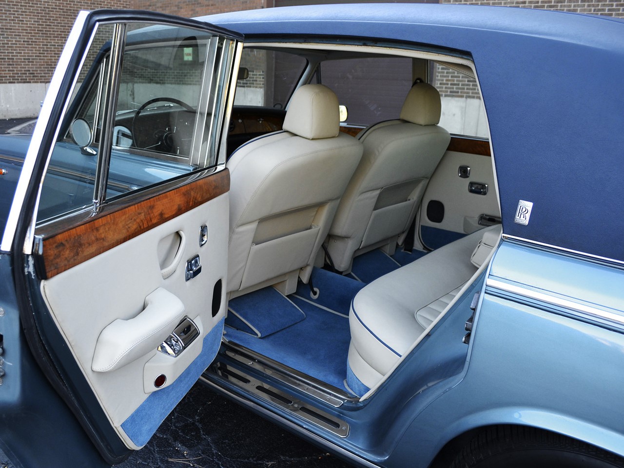 1972 Silver Shadow LWB Saloon 12