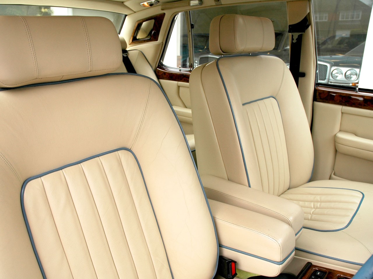 1989 Silver Spirit 8