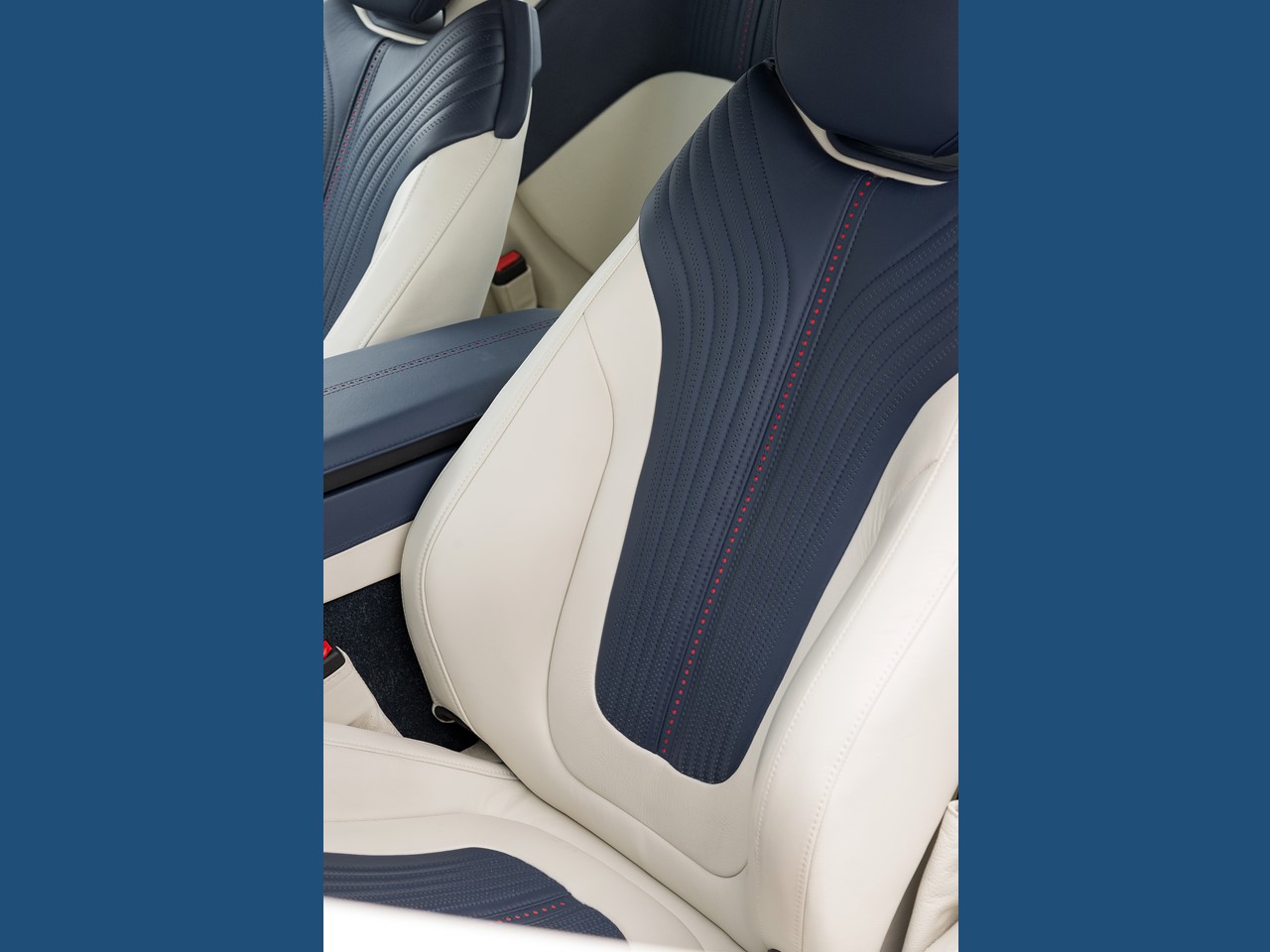 aston-martin-db11-30