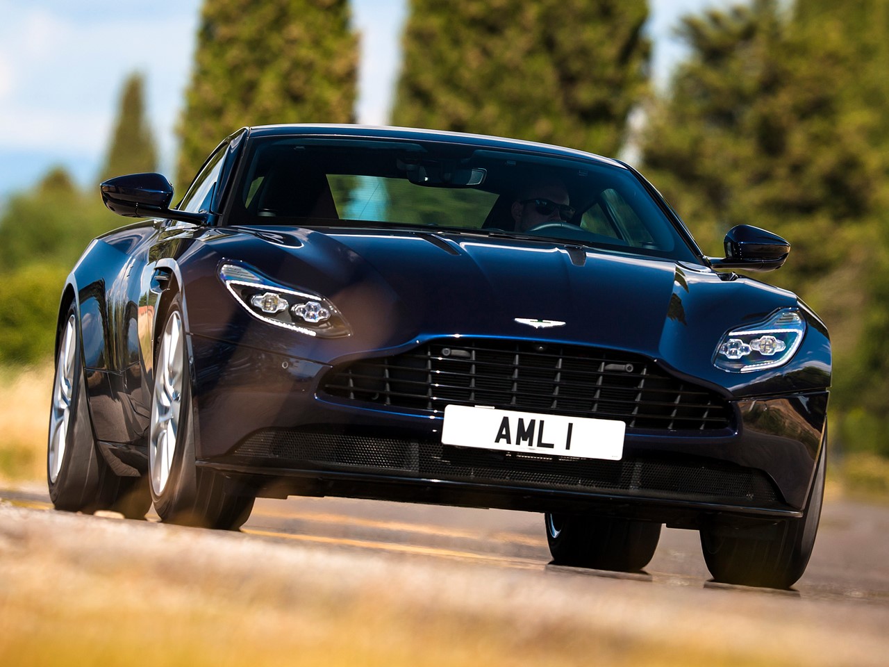 aston-martin-db11-39