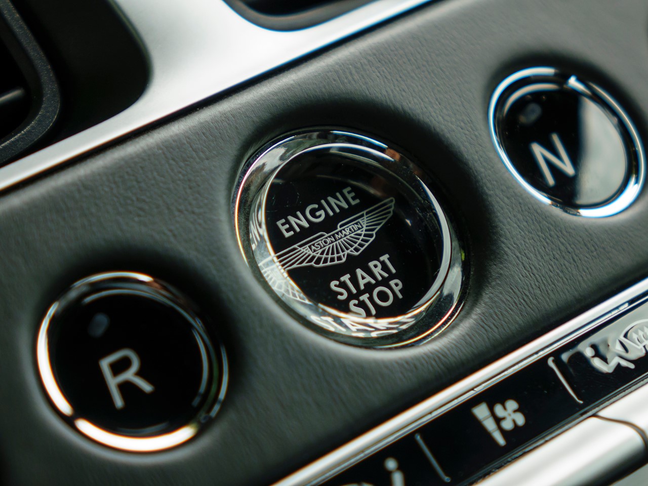 aston-martin-db11-48