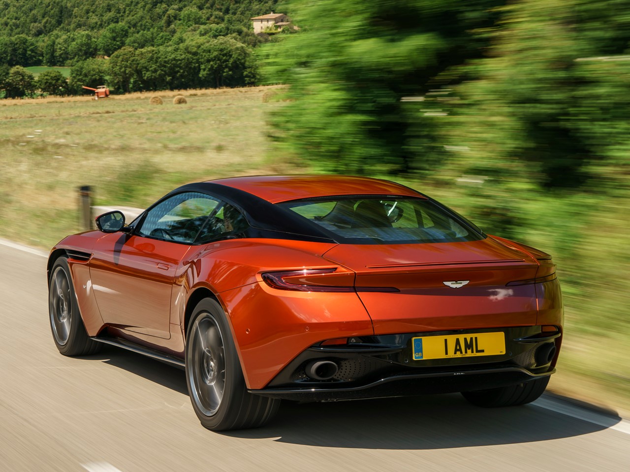 aston-martin-db11-52