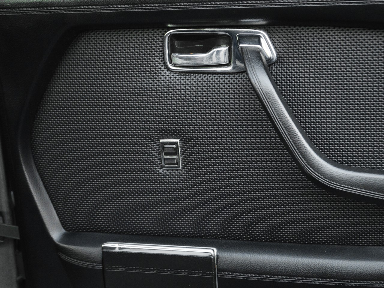 mercedes-benz-450sel-23