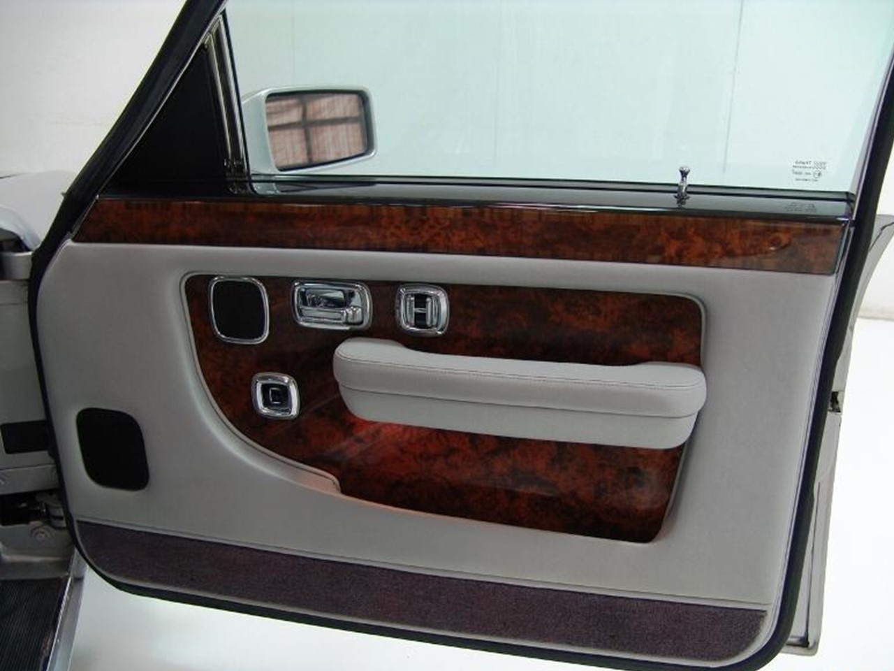 1997-bentley-turbo-r-400-mulliner-park-ward-newport-edition-5